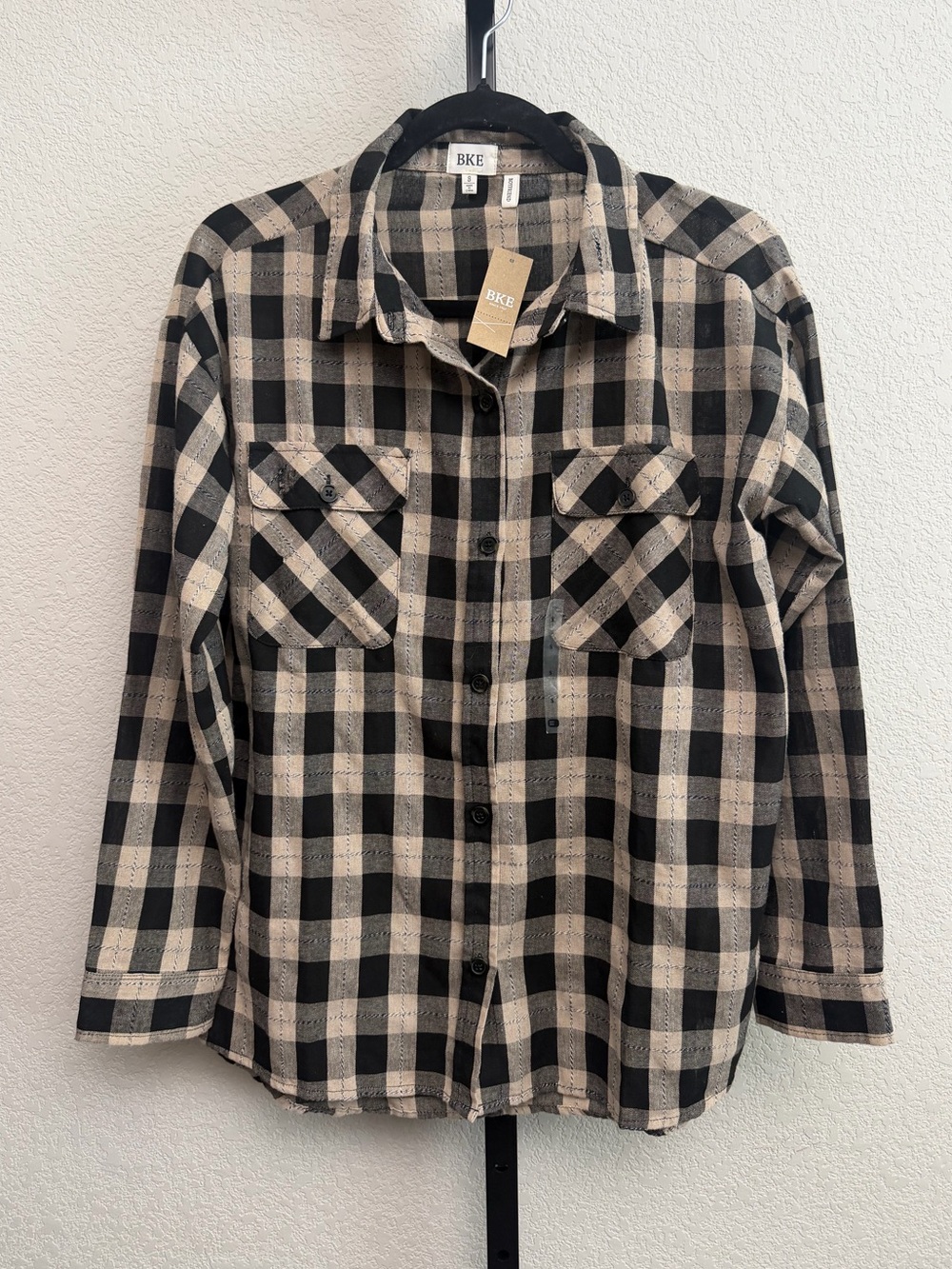 BKE Buckle Black and Cream Plaid Button-Down Shirt NWT Retails $46
